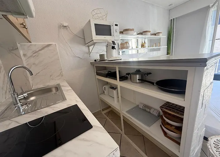 Chez Anais - - Centre De *